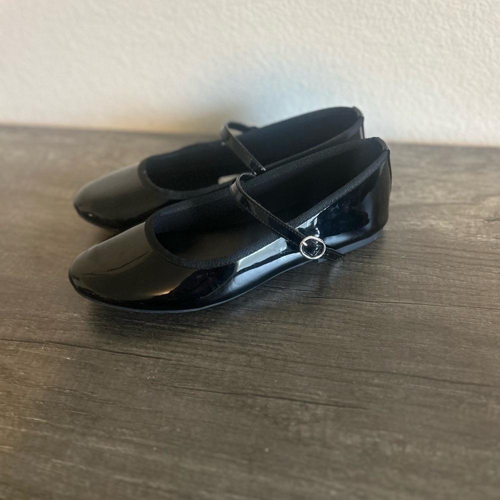 Soda 8 1/2 black shiny Baby doll Flats